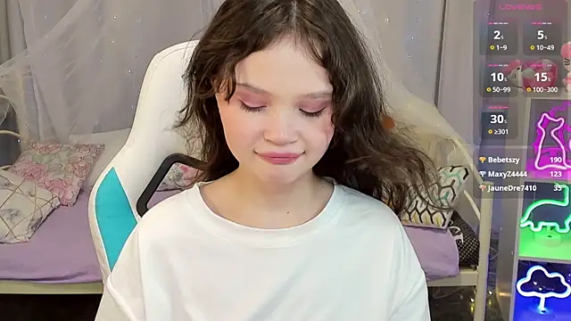 Онлайн чат XXX EmilyChaves