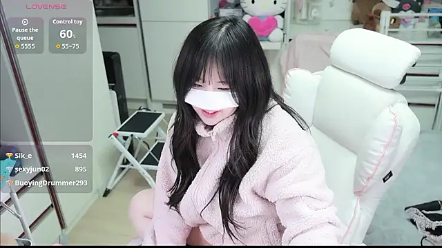 kimhyeona2005 Adlı Modelin Canlı XXX Sohbeti