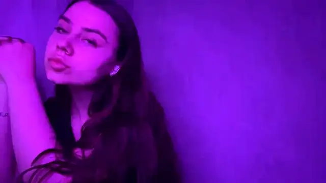 Chatroom XXX en direct de MiloyNoir