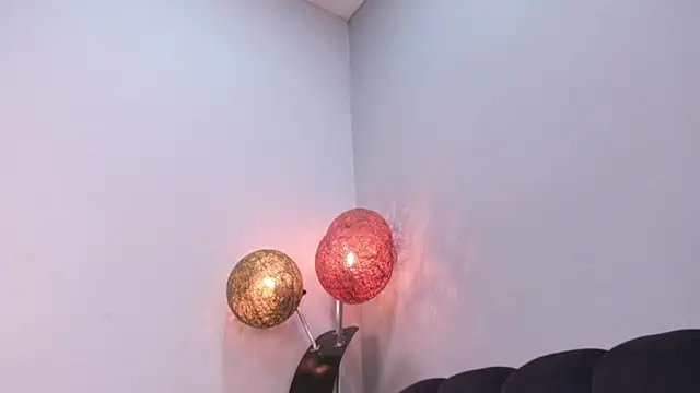 Hadde_multisquirt élő XXX-chatje