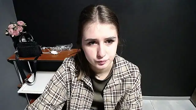 Chatroom XXX en direct de Sunny_siren