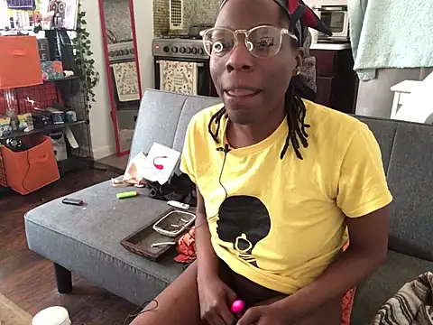 littyleesh1's Webcam Show