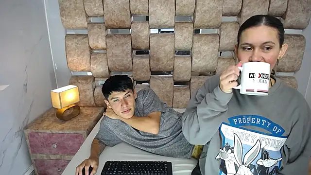 LucyyLeon Live XXX chat