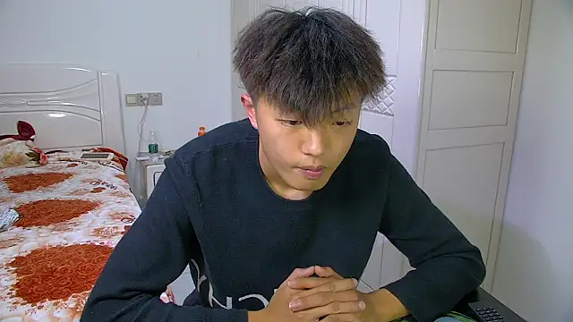 Chocolates-001's Live XXX Chat