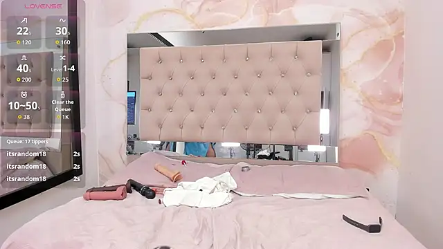 ainaah_ élő XXX-chatje