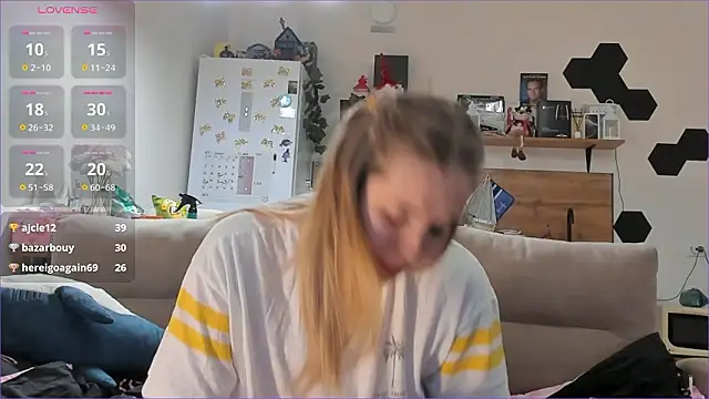 Girl_alone_home's Live XXX Chat