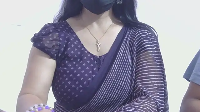 Monalizza_Hot élő XXX-chatje