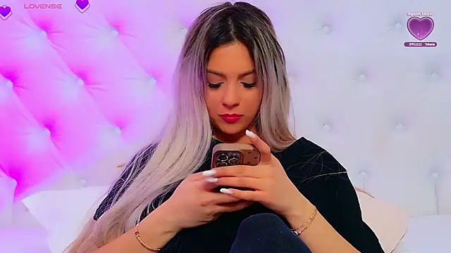 AriannaSins' Live XXX Chat