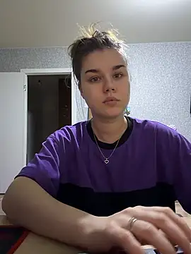 WednesdayMila: онлайн-секс-чат