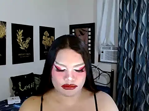 TSbrianaHugeCock 网络视讯表演