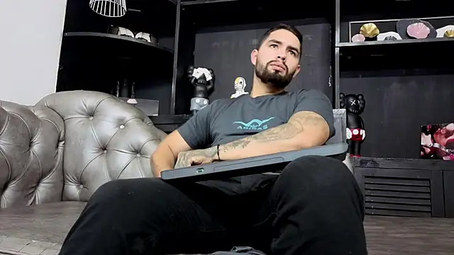 matteosantos' Live XXX Chat