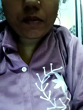 Desi_Biwi Adlı Modelin Canlı XXX Sohbeti