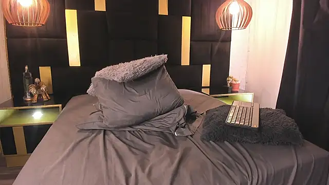 Lucio__Fox's Live XXX Chat