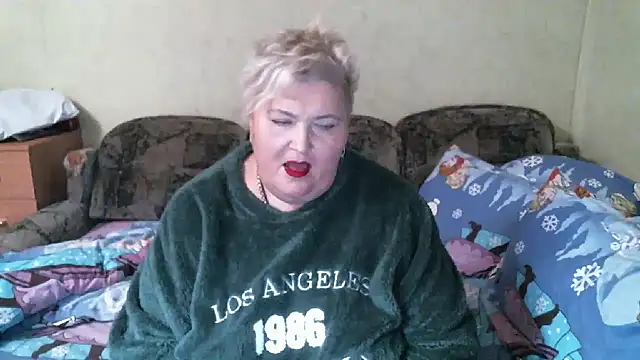 Lana555: онлайн-секс-чат