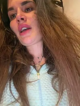 XXX chat uživo modela TattooGirlAlia