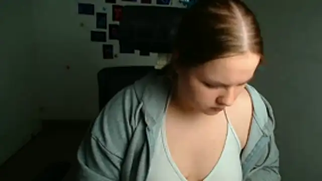 Kitty_Mia_Kitty Chat XXX in diretta