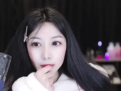 Nuyoah-77 Live XXX-chat