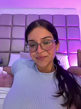 MiaMillers1's Live XXX Chat