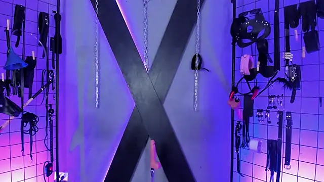 MissKara_Ariana_bdsm's Live XXX Chat