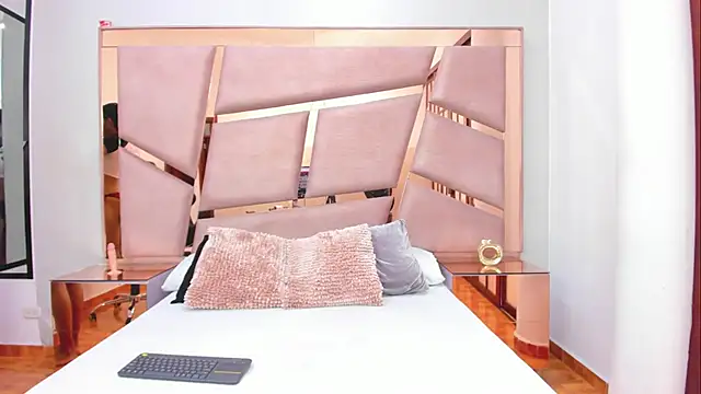 Chat XXX Live LittleNito