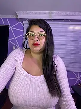 MiiaaJoness' Live XXX Chat