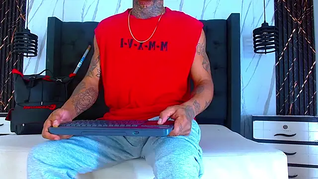 Hot_Latino_x Live XXX Chat