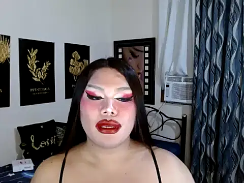 TSbrianaHugeCock's Webcam Show