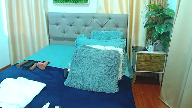 sasi_luna's Live XXX Chat