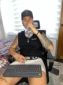 Chat +18 de ALEXXX_KING ao vivo