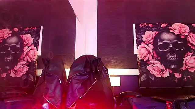 EvaaFoxxy1 – Live XXX-chat