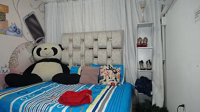 EMMA_SWEETT1 élő XXX-chatje