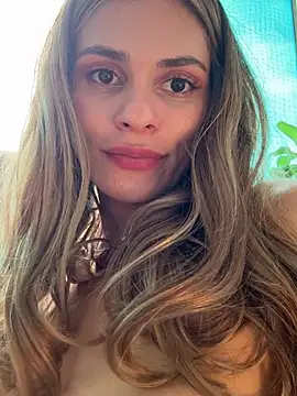 cuteluci_ élő XXX-chatje