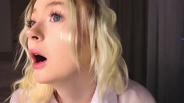 minigirl: онлайн-секс-чат