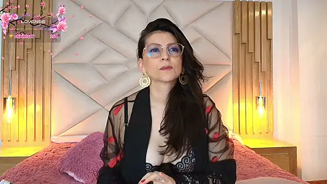 allie_pearl élő XXX-chatje