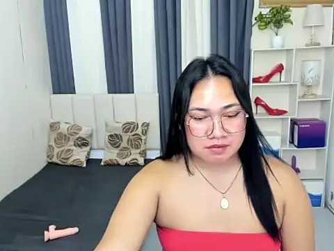 TsUncutKaren's Live XXX Chat