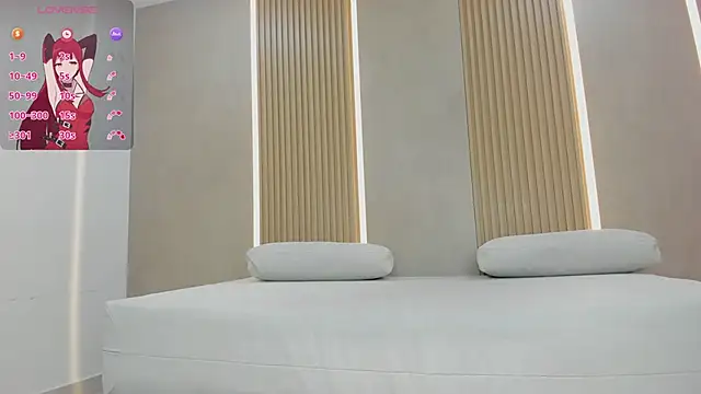 emily_kovac's Live XXX Chat