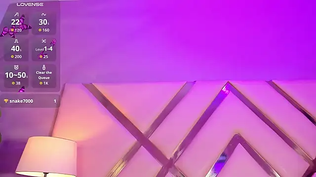 MiaCassel: онлайн-секс-чат