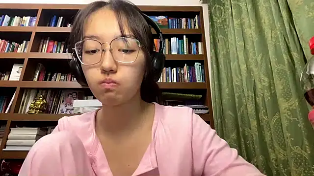 LinaClous: онлайн-секс-чат