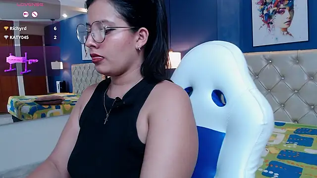 Lucy_whitee's Live XXX Chat