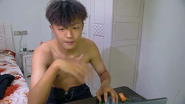 Chat XXX Live Chocolates-001