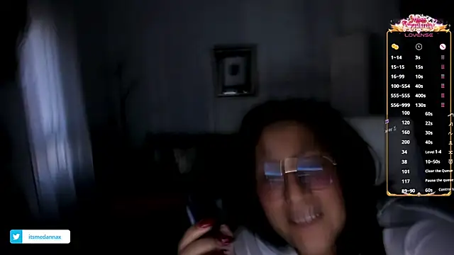 ItsmeDannax: онлайн-секс-чат
