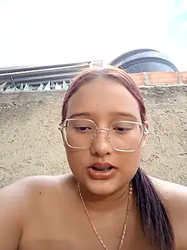 young_dairy01's Live XXX Chat