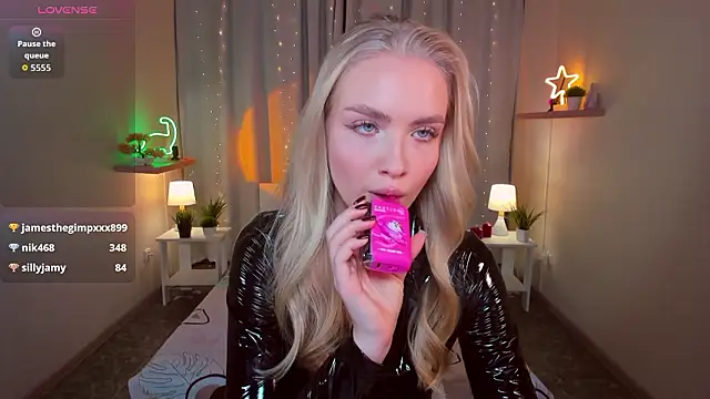 TessaGrays' Live XXX Chat