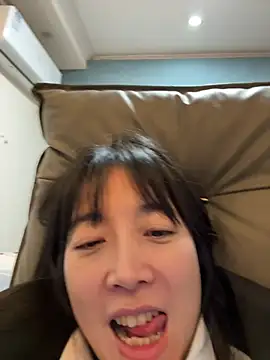 yourkeer élő XXX-chatje