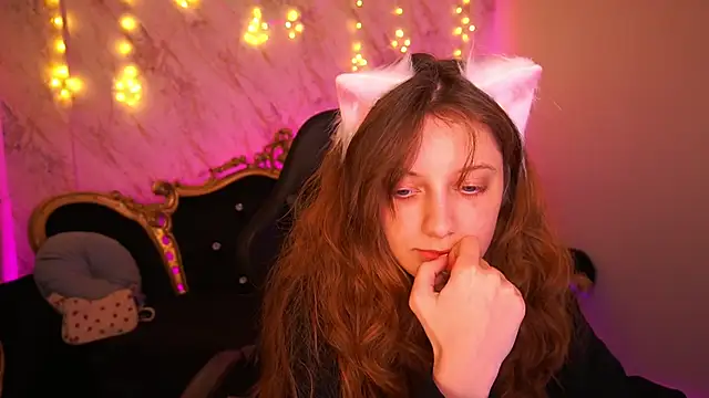 CuteeFoxy élő XXX-chatje