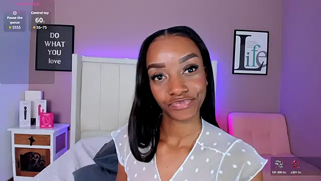 SandyAdaeze's Live XXX Chat