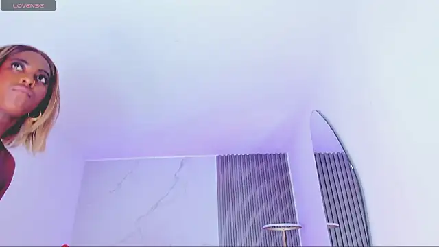 ebonydreams01 élő XXX-chatje