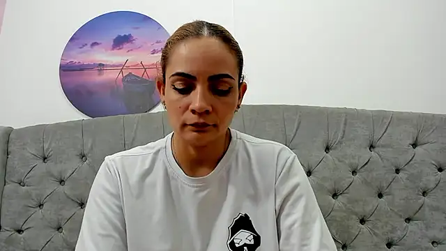 Valesskahall's Live XXX Chat