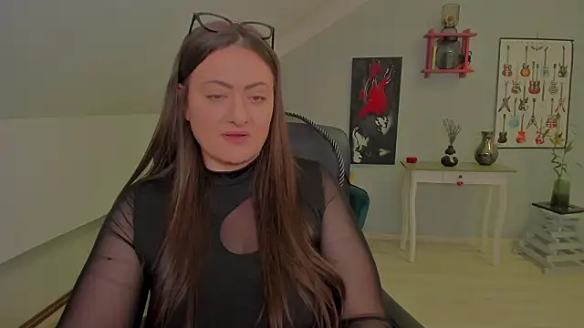 MistressDarrah's Live XXX Chat