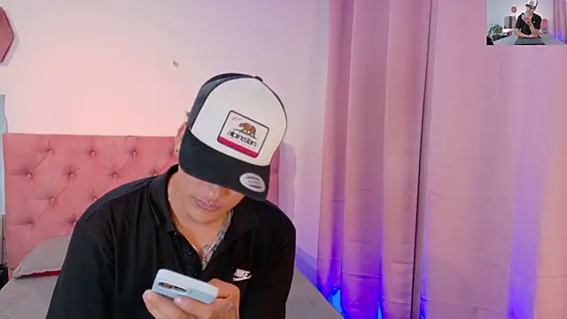 two_milkyway's Live XXX Chat